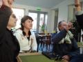 tr&egrave;s disciplin&eacute;s ils l&egrave;vent le doigt, comme a l'&eacute;cole !